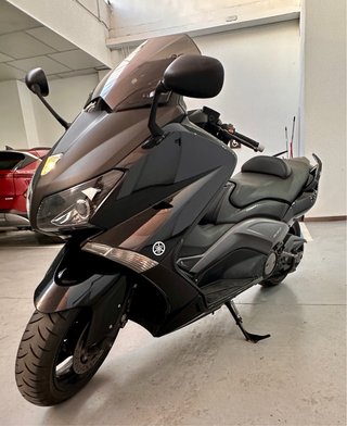 Yamaha TMax 530 Maxi Scooter Negra