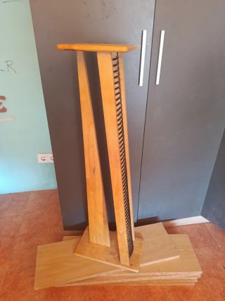 Mueble Porta CDs Madera y Metal