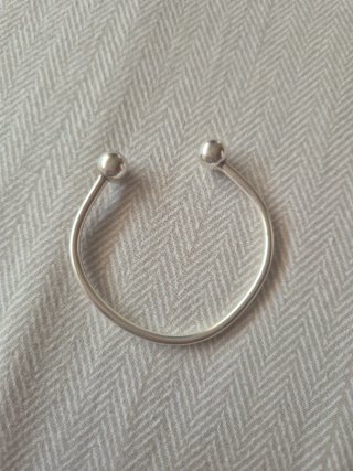 Pulsera plata con bolas