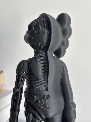 Figura Estilo Kaws biónico 26cm