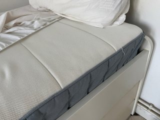 Cama individual blanca + colchon