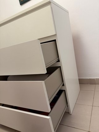 Cómoda IKEA 4 cajones blanca