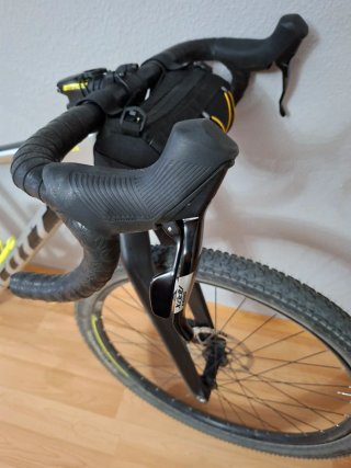 Scott Scale Monster Gravel carbono