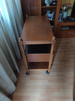 Mueble auxiliar con ruedas y cajones