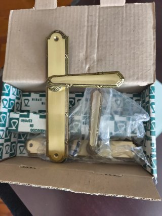 6 Manillas de puerta doradas sin usar