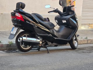 Suzuki Burgman 250 Maxi Scooter Negra