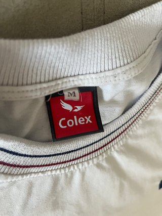 Camiseta deportiva blanca del Colegio Malvar.