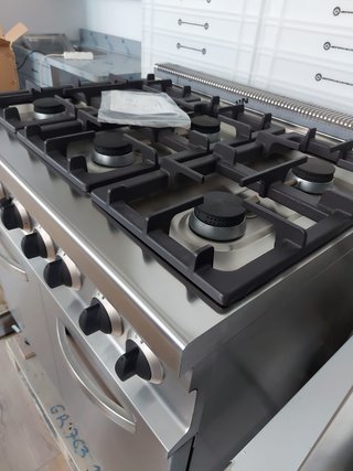 COCINAS Y PLANCHAS ELECTRICAS Y GAS