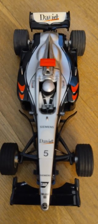 Coche F1 McLaren MP4-16 Superslot Scalextric