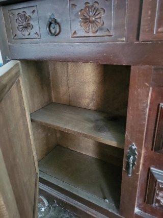 Mueble recibidor de madera tallada para restaurar