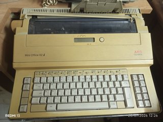 Máquina de escribir AEG Olympia Mini Office 62