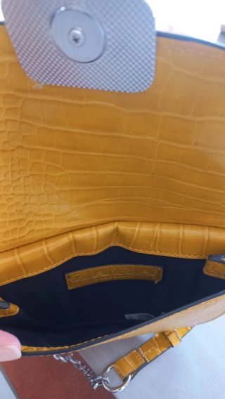 Bolso amarillo efecto piel cocodrilo