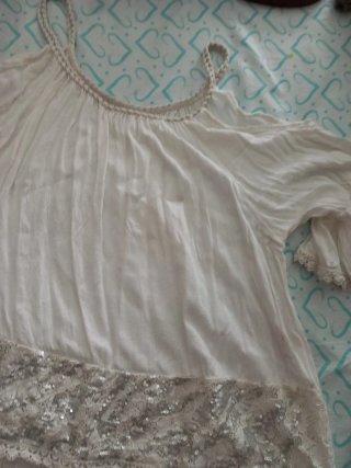 Blusa fantasía blanca y plateada