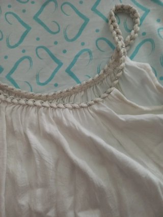 Blusa fantasía blanca y plateada