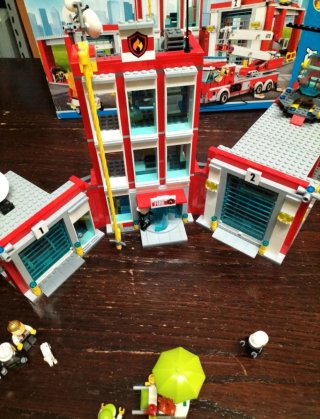 LEGO City 60110 - Caserma dei Pompieri