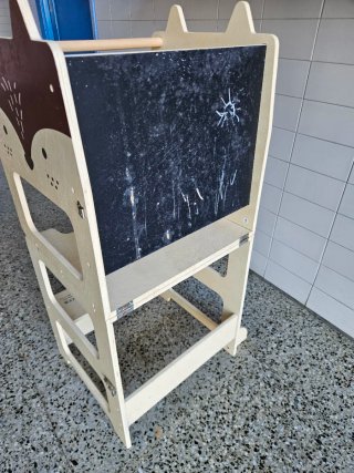 Torre de aprendizaje y pizarra