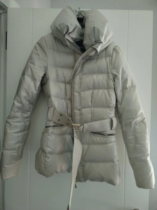 Chaqueta de plumas beige