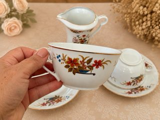 PARIS.2  Juego 2 tazas desayuno lechera porcelana