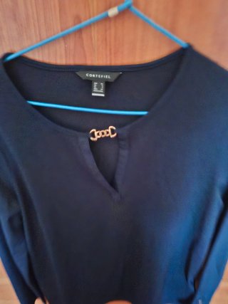 Blusa azul con botones