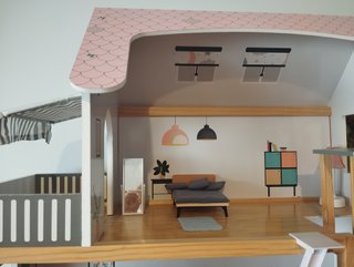 Casa de muñecas de madera