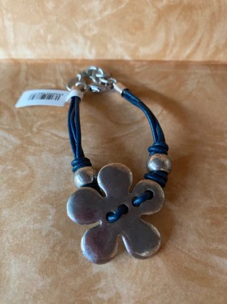 Pulsera azul marino con flor grande estilo vintage