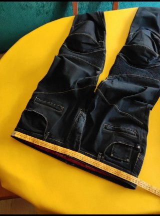 Pantalones Komine para moto con Protecciones.