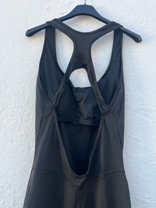 Mono deportivo negro Talla L