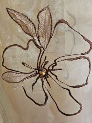 Set de 2 cortinas de organza beige flores bordadas