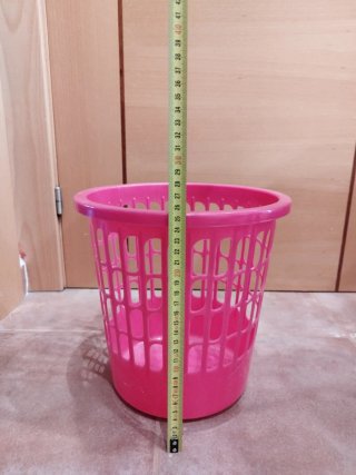 Cubo basura rosa plástico