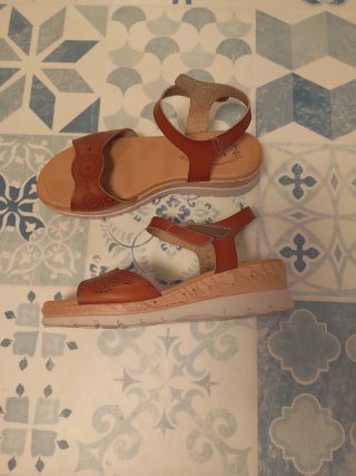 Sandalias cuña Vía Dos piel 40
