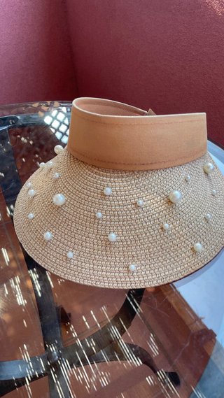 Visiera rafia perle beige e bianche