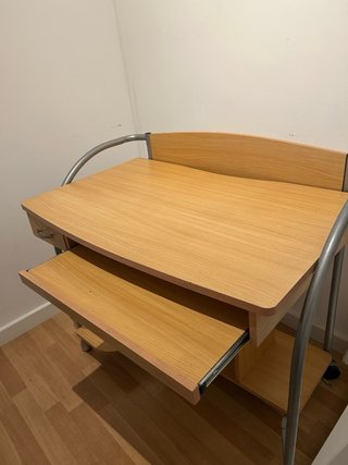 Escritorio madera y metal