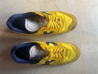 Zapatillas Munich Amarillas Talla 43