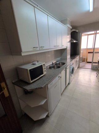 Cocina completa: muebles y electrodomésticos