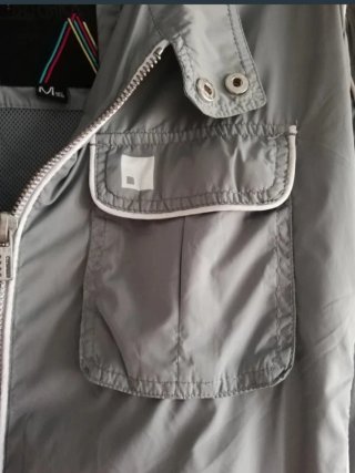 Chubasquero gris Bershka T/38