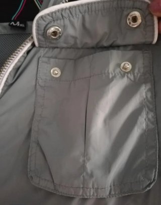 Chubasquero gris Bershka T/38