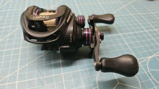 Carrete Hart Absolut Metal Black Casting