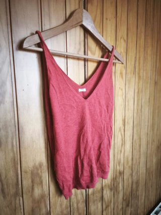 Top tirantes coral lino