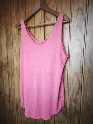 Top tirantes coral lino
