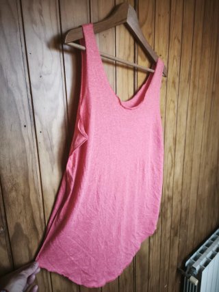 Top tirantes coral lino