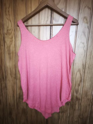 Top tirantes coral lino