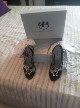 Sandalias Chiara Ferragni estrellas