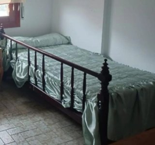 Sofá cama individual madera y satén