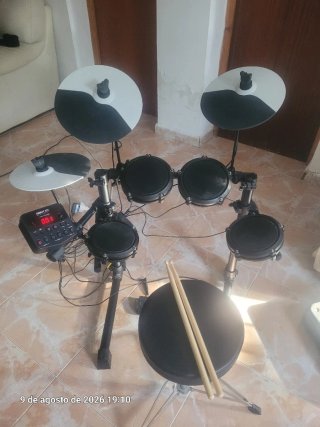 Batería Electrónica Alesis Debut Kit
