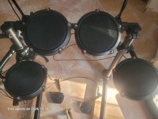 Batería Electrónica Alesis Debut Kit