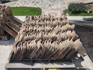 500 tejas antiguas de barro muy antiguas.