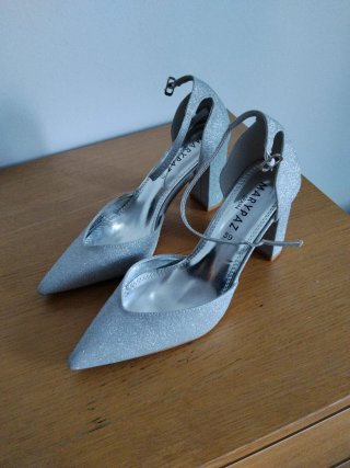 Zapatos de fiesta Marypaz plateados talla 39