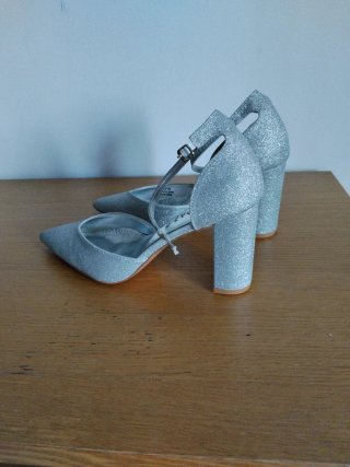 Zapatos de fiesta Marypaz plateados talla 39