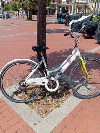 Bicicleta de paseo blanca