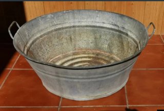 Barreño antiguo de zinc con asas
